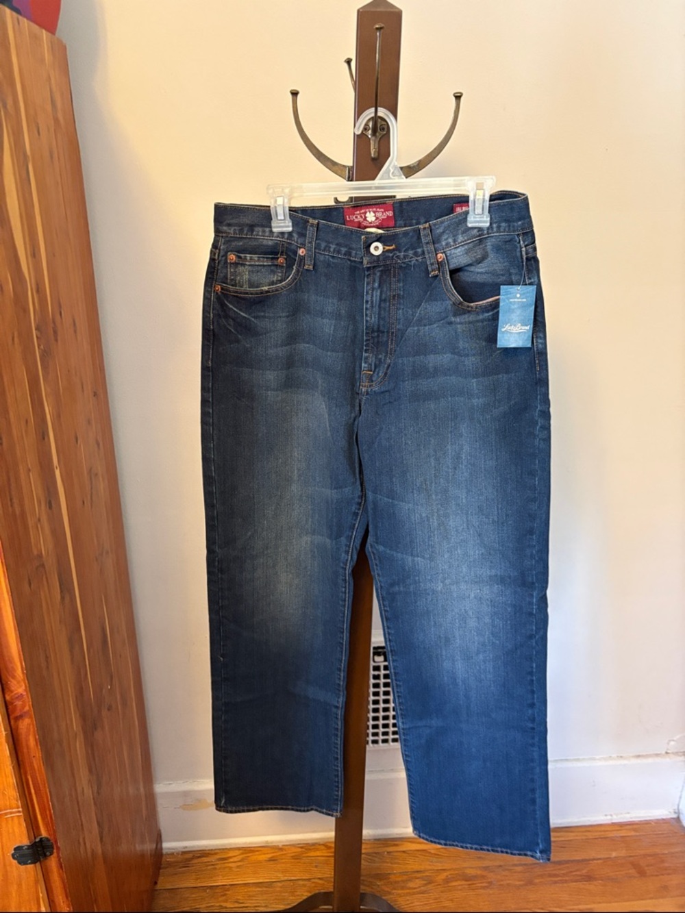 NWT Lucky Jeans 181 Relaxed Straight 34x32